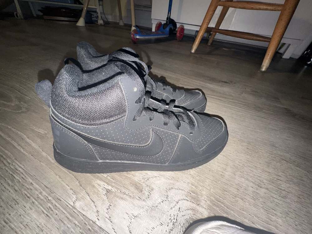 Nike Court Borough Mid Youth Sneakers - Triple Black (839977-001)